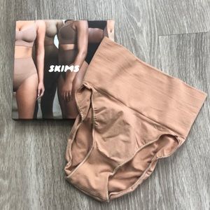 Skims Core Control Brief Ochre